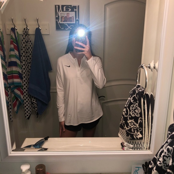 nike pullover - Picture 2 of 2